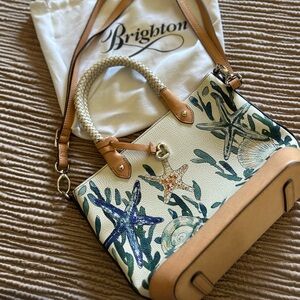Brighton, white and tan ocean star purse